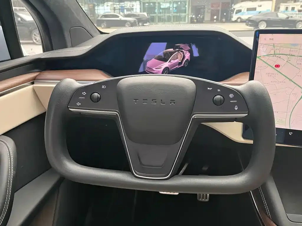 Tesla Model X — фото 7