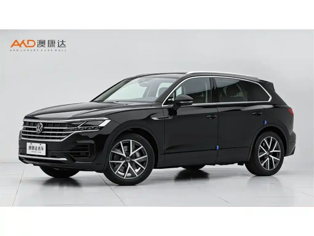 Volkswagen Touareg — фото 1