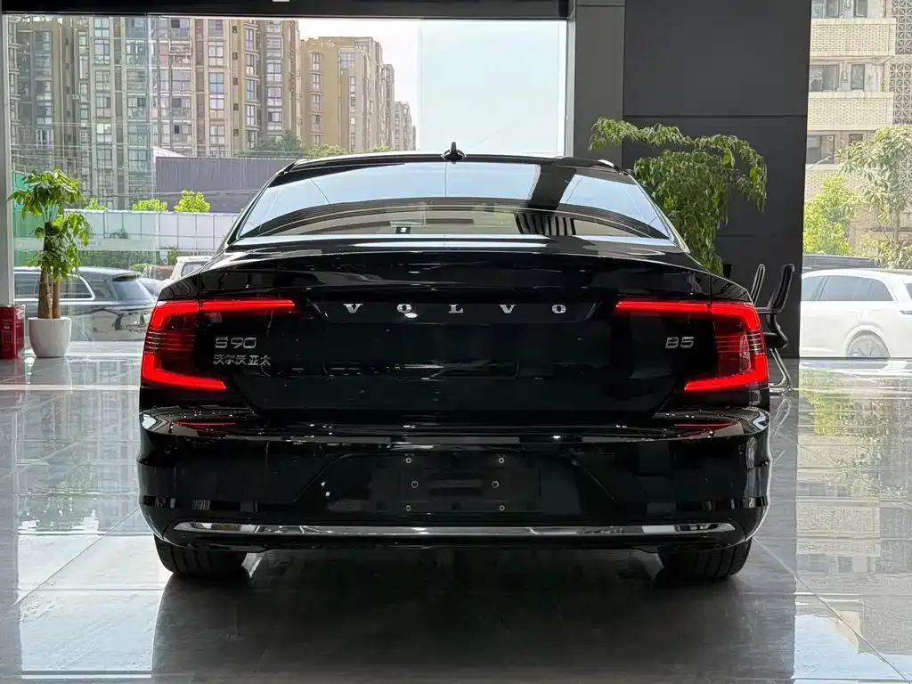 Volvo S90 — фото 5