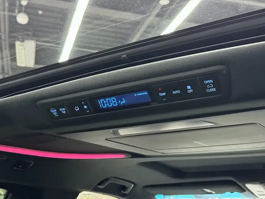Toyota Alphard — фото 4