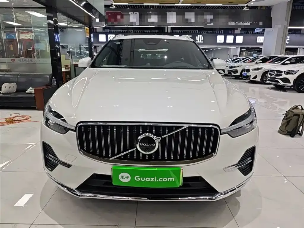 Volvo XC60 PHEV — фото 2