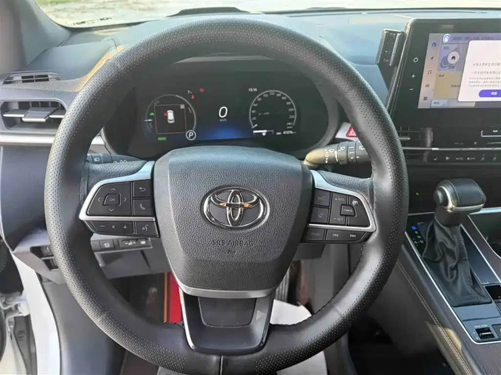 Toyota Granvia — фото 4