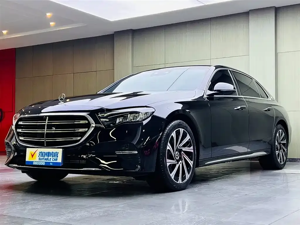 Mercedes-Benz E-Class — фото 1