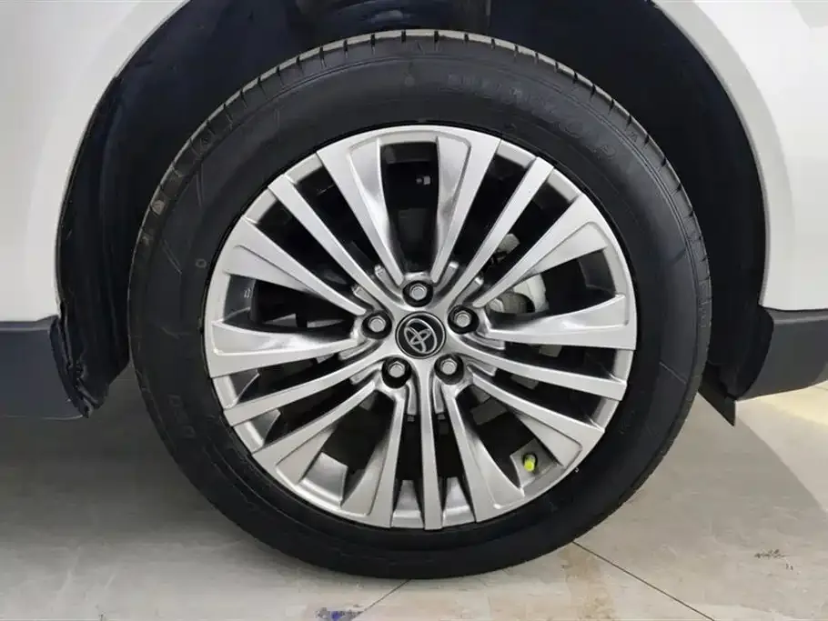 Toyota Harrier — фото 3