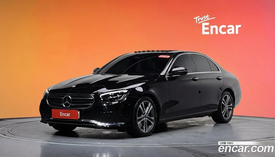 Mercedes-Benz E-Class — фото 1
