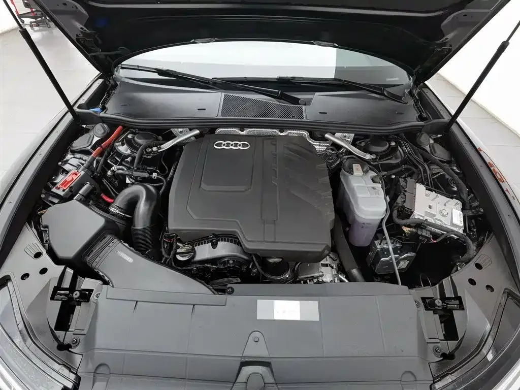 Audi A6L — фото 10