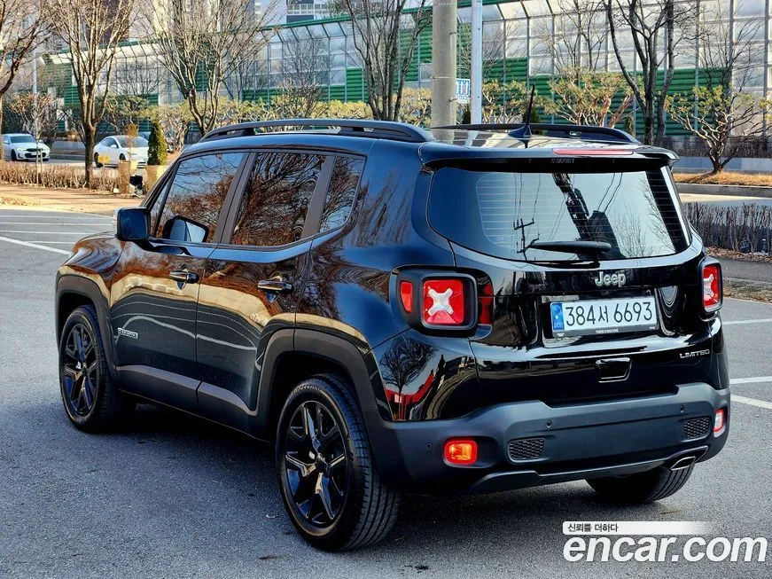 Jeep Renegade — фото 8