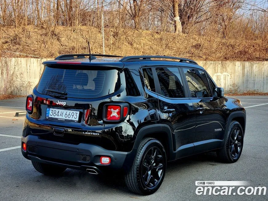 Jeep Renegade — фото 10