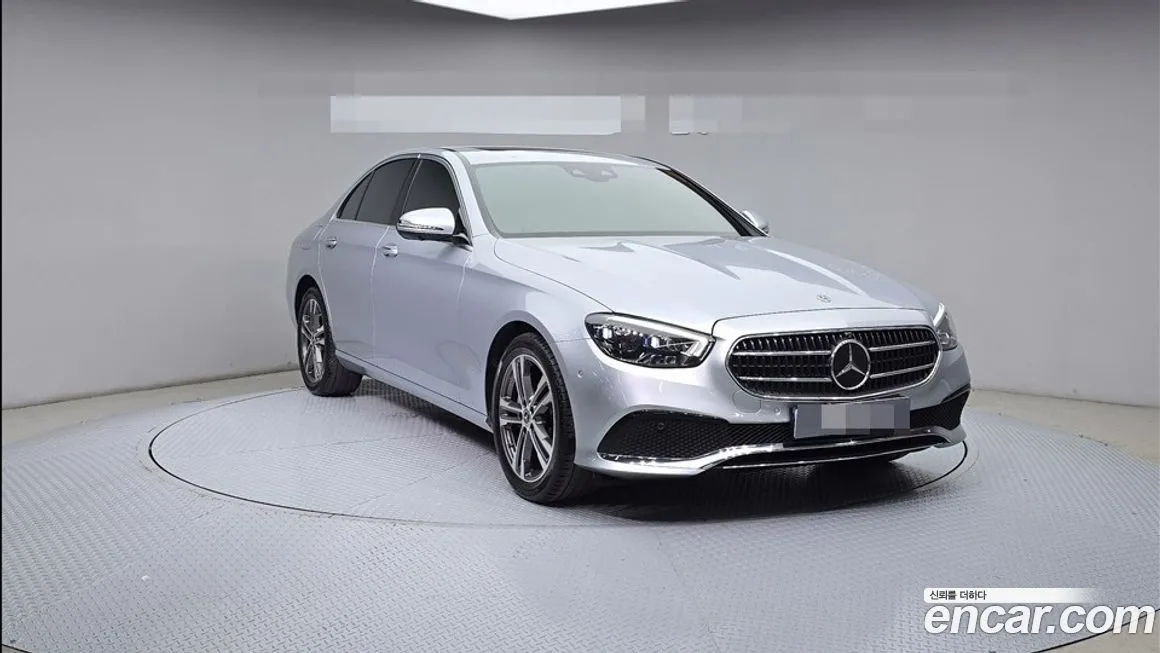 Mercedes-Benz E-Class — фото 5