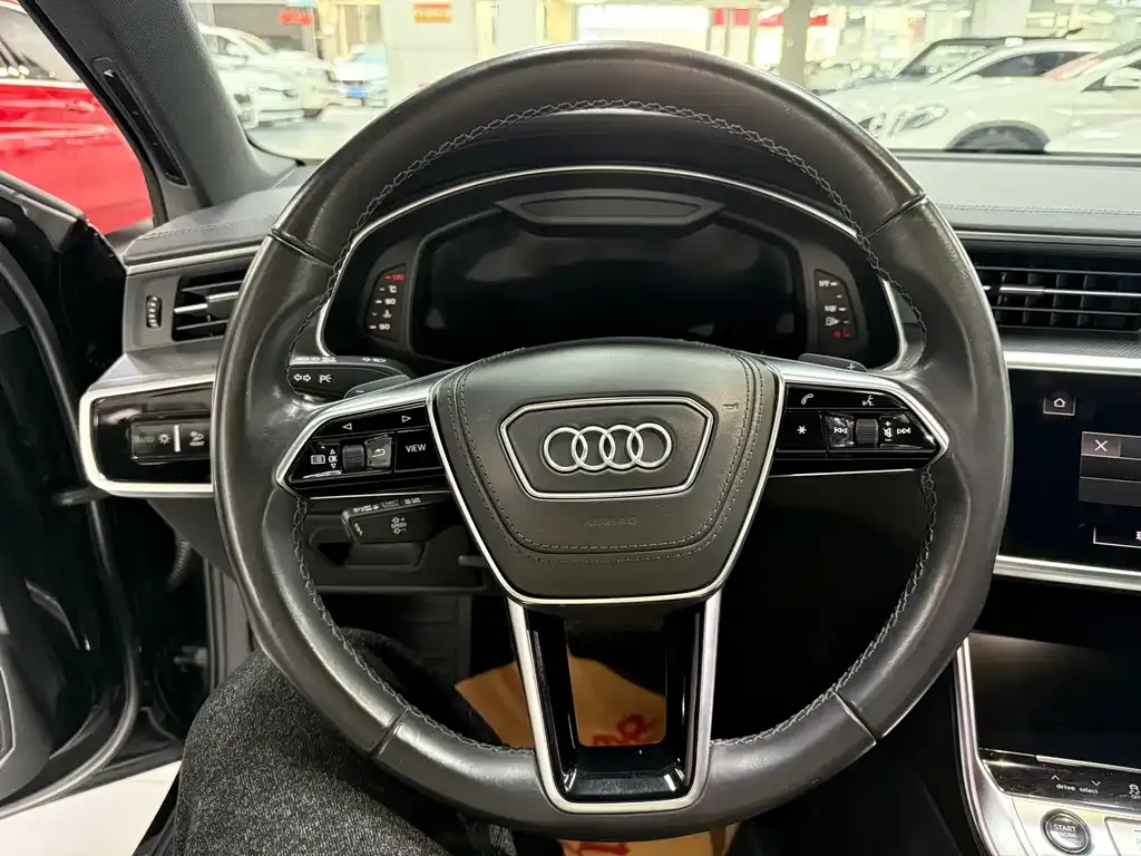 Audi A6L — фото 7