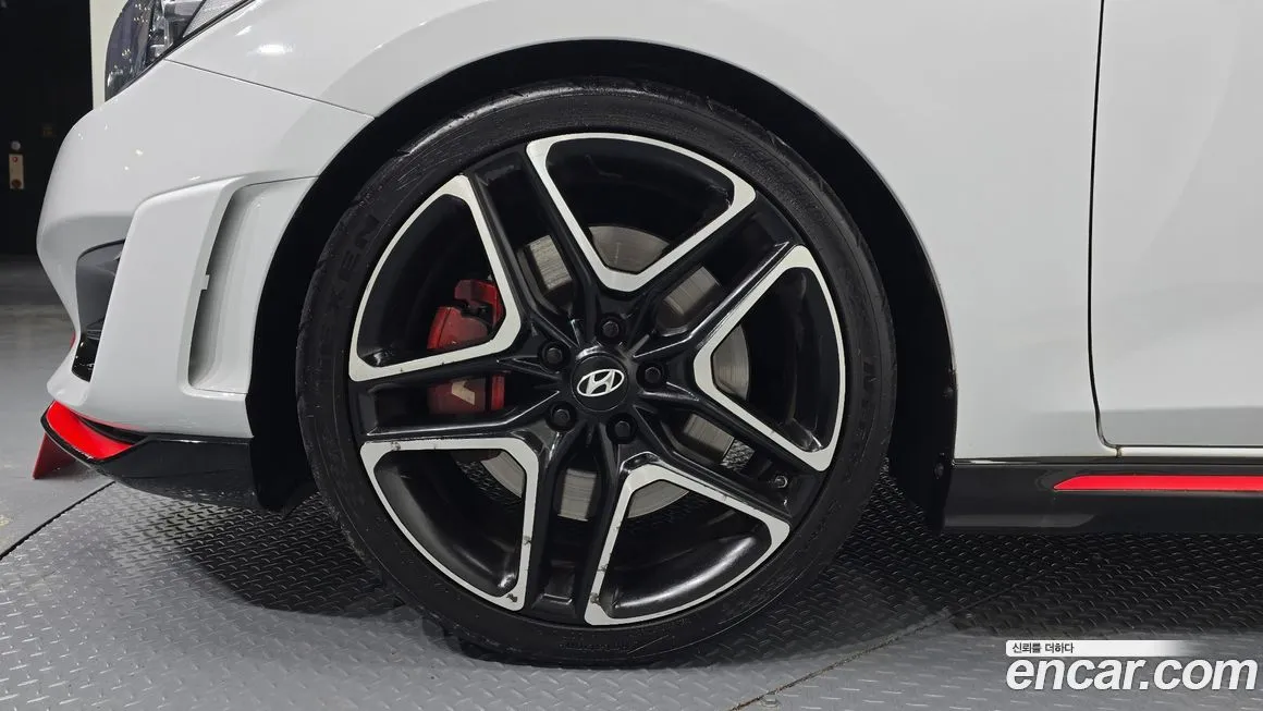 Hyundai Veloster — фото 5