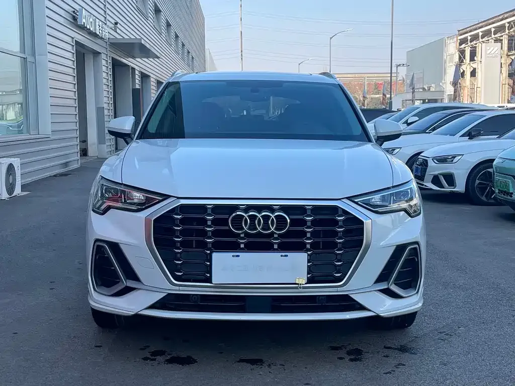 Audi Q3 — фото 10