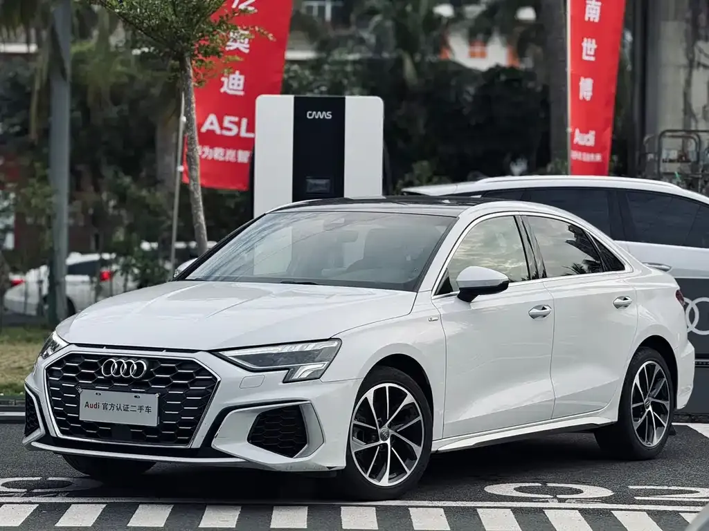 Audi A3 — фото 1