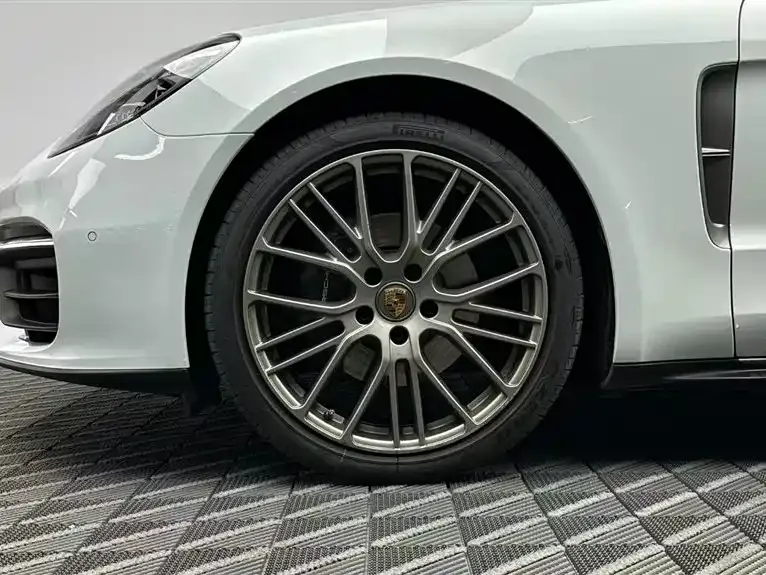 Porsche Panamera — фото 10