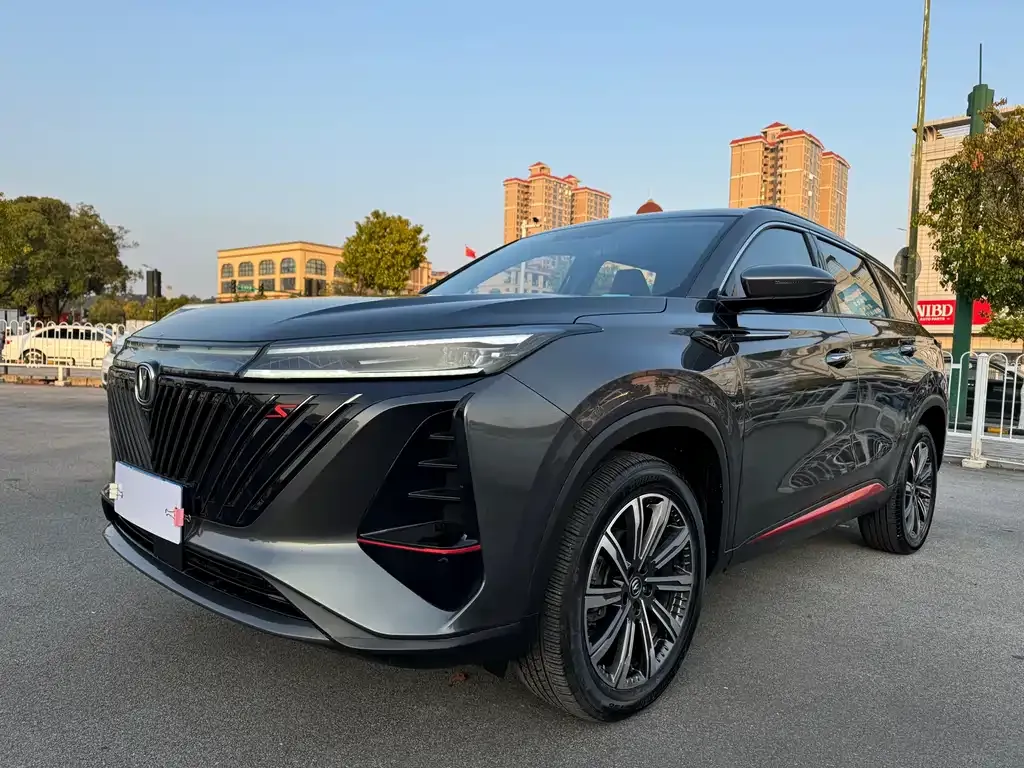 Changan CS75PLUS — фото 1