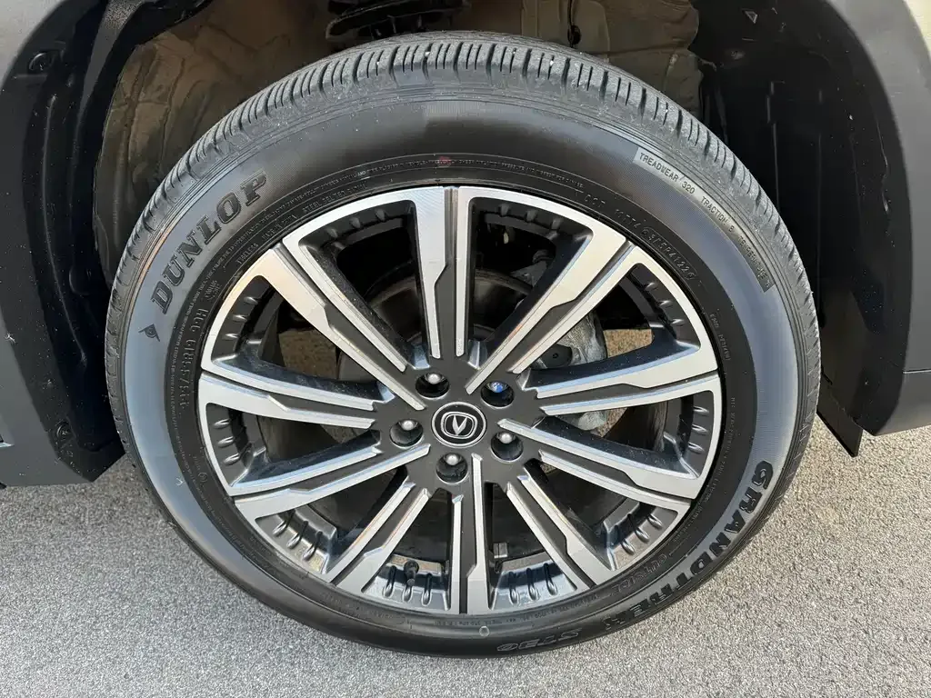 Changan CS75PLUS — фото 4