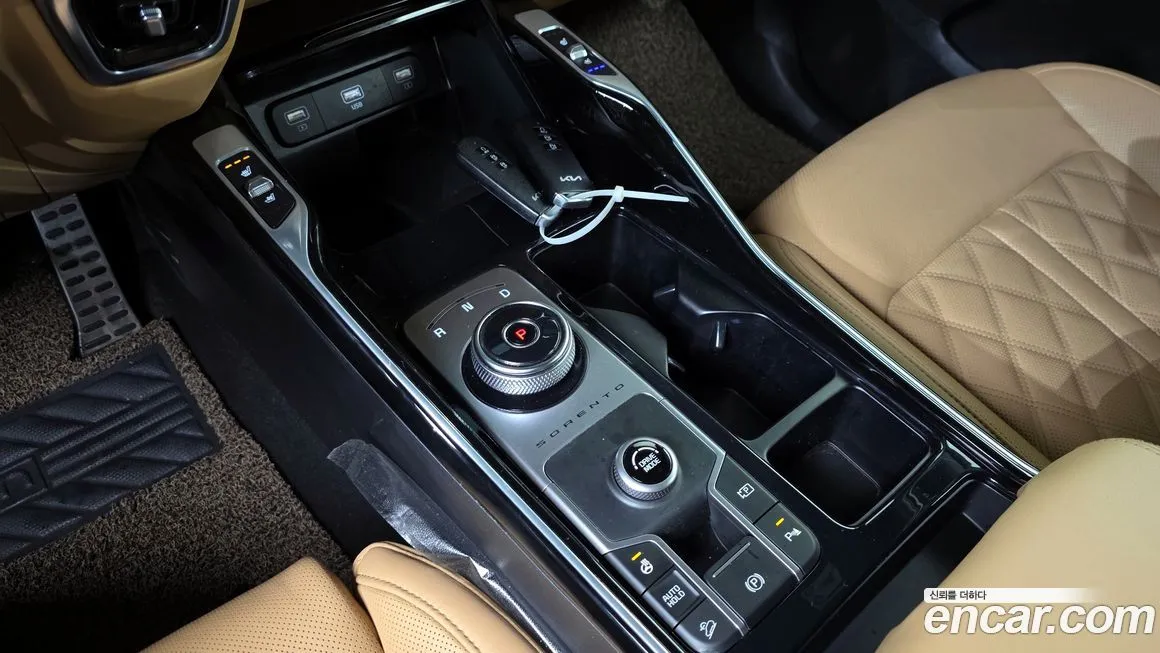 Kia Sorento — фото 9