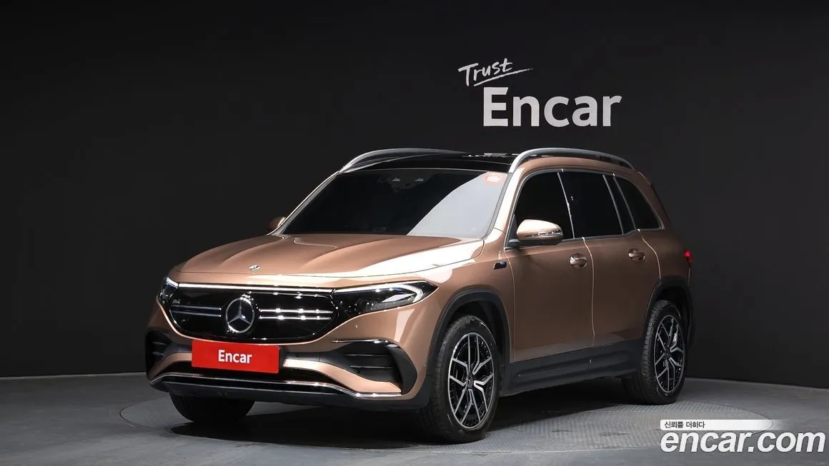Mercedes-Benz EQB — фото 1
