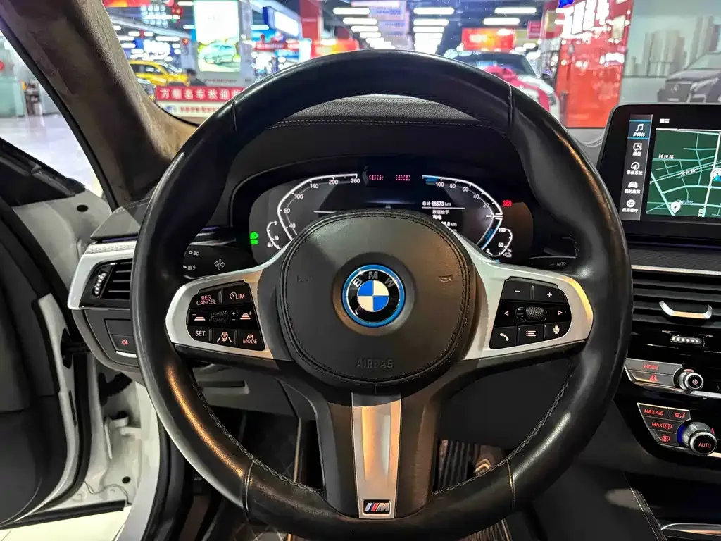 BMW 5 Series New Energy — фото 3