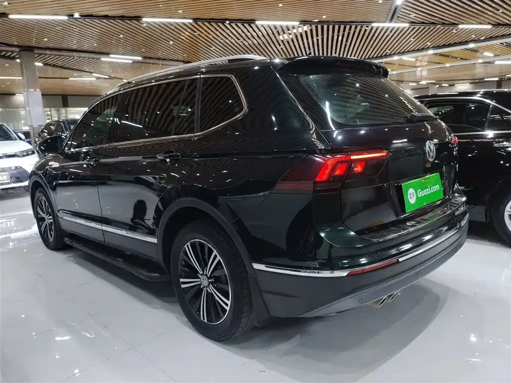 Volkswagen Tiguan L — фото 7