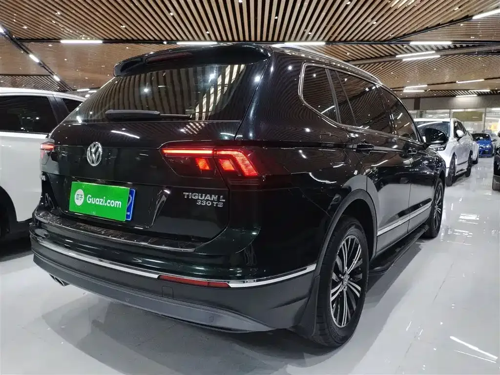 Volkswagen Tiguan L — фото 8