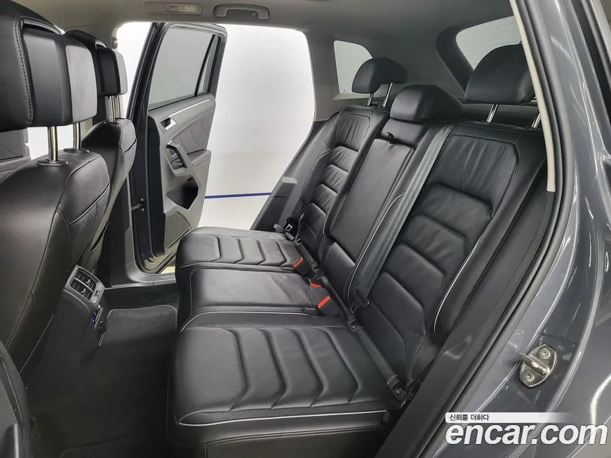 Volkswagen Tiguan — фото 8