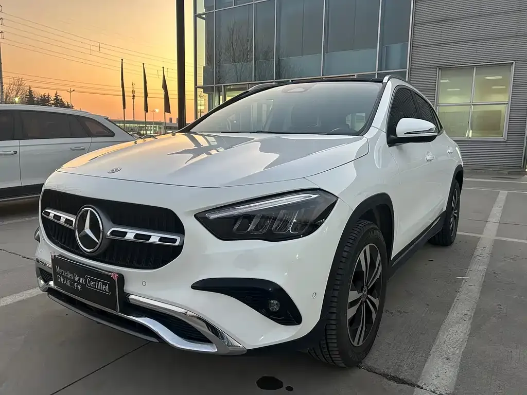 Mercedes-Benz GLA — фото 1