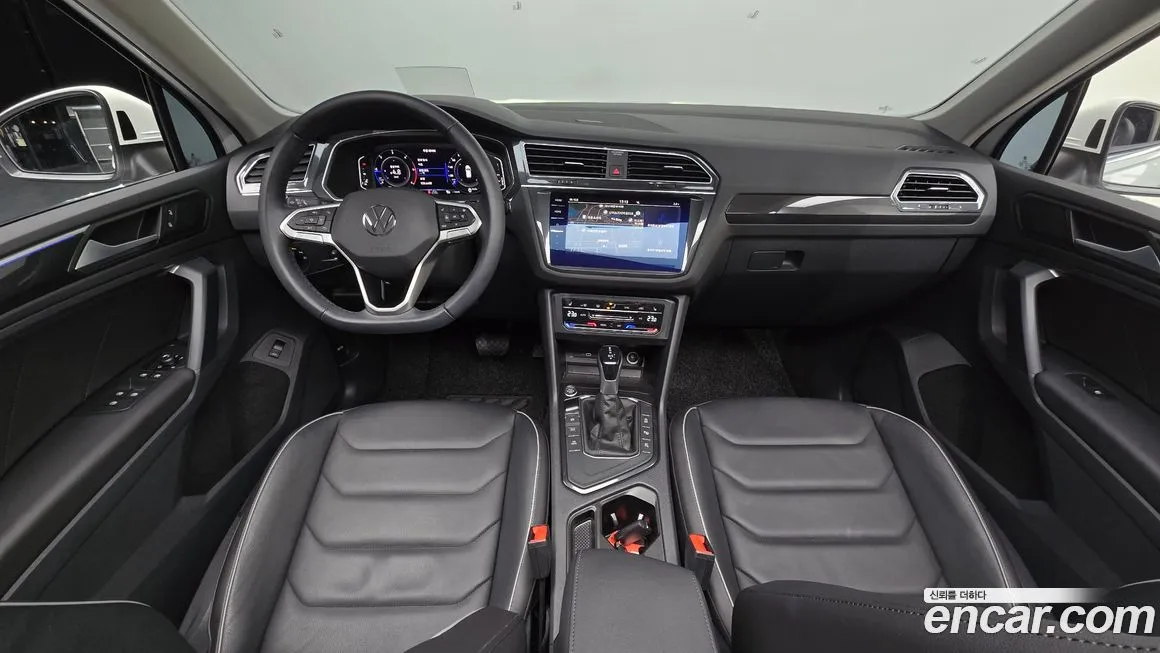 Volkswagen Tiguan — фото 8