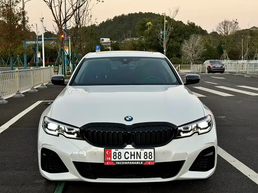 BMW 3 Series — фото 1
