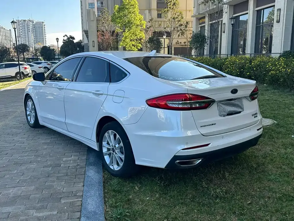 Ford Mondeo — фото 4