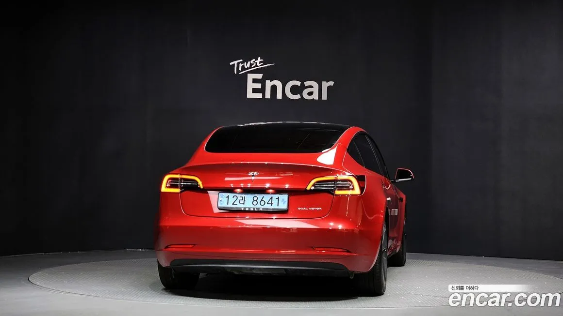 Tesla Model 3 — фото 3