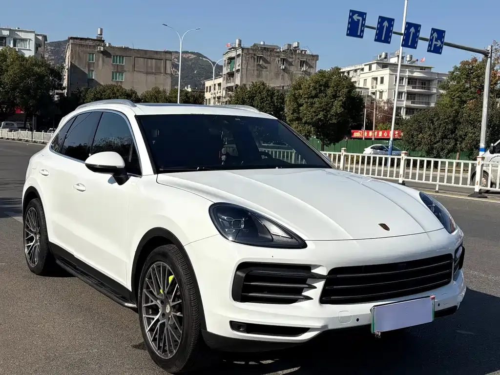 Porsche Cayenne Hybrid — фото 4