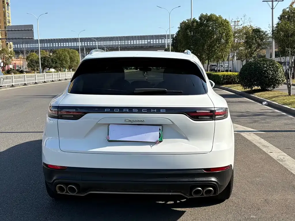 Porsche Cayenne Hybrid — фото 7