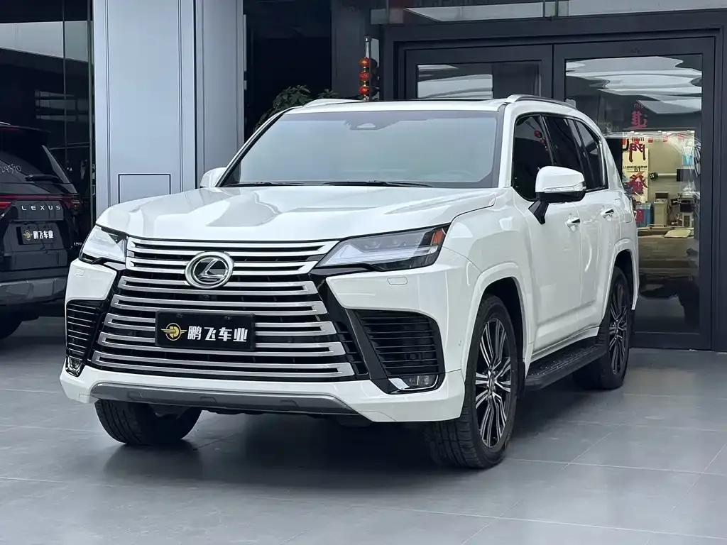 Lexus LX — фото 1