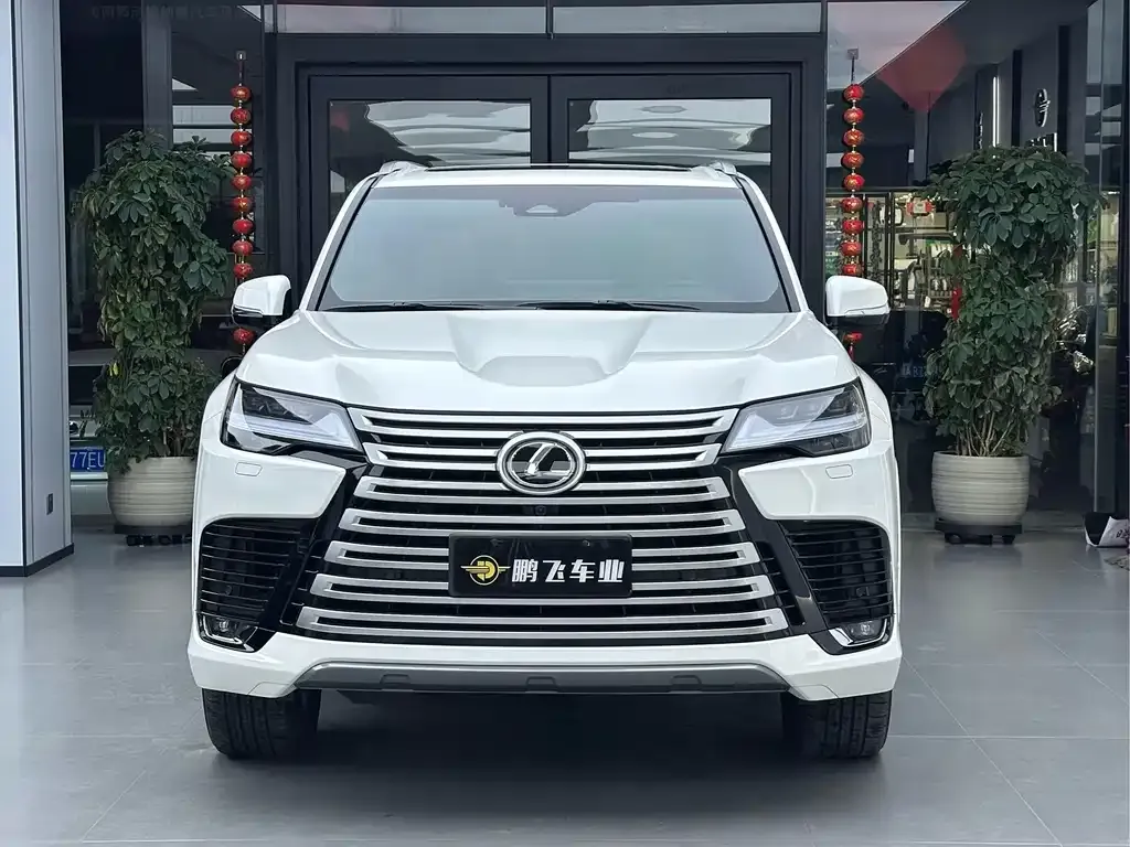 Lexus LX — фото 7