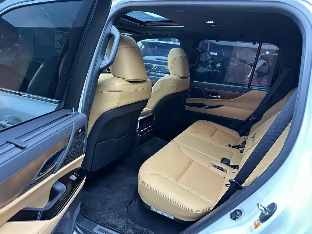 Lexus LX — фото 5