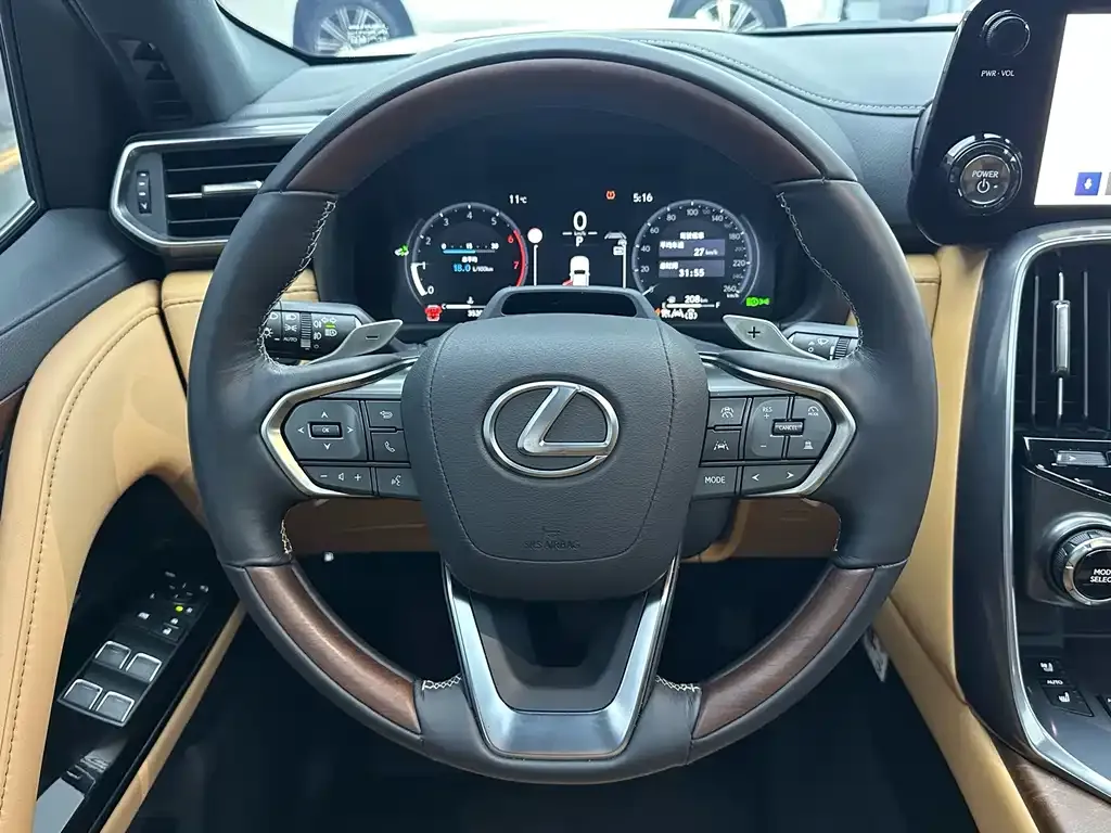 Lexus LX — фото 8