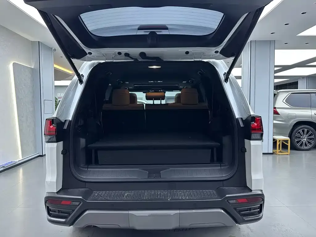 Lexus LX — фото 3