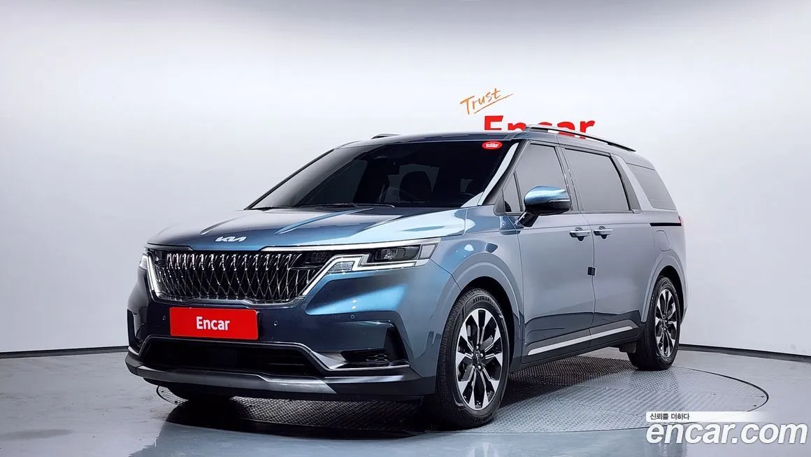 Kia Carnival — фото 1