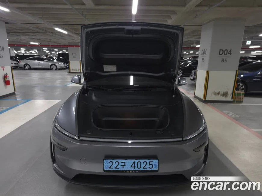 Tesla Model Y — фото 10