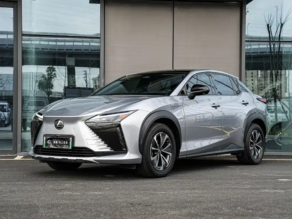 Lexus RZ — фото 1