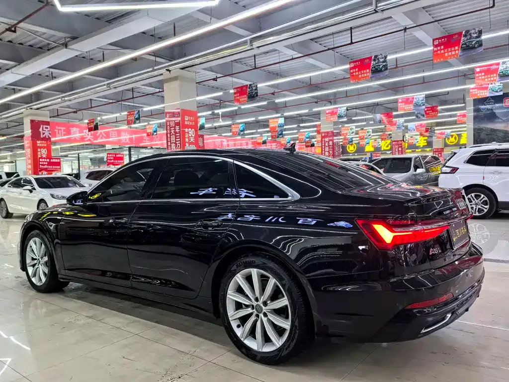 Audi A6L — фото 10