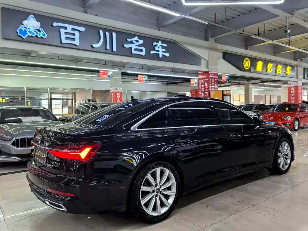 Audi A6L — фото 7