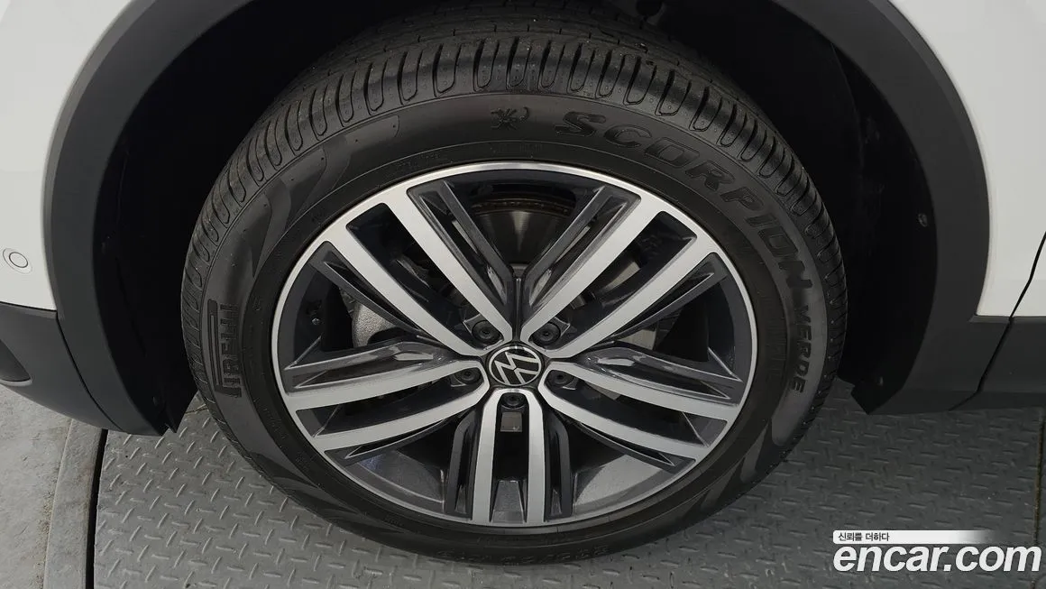 Volkswagen Tiguan — фото 5