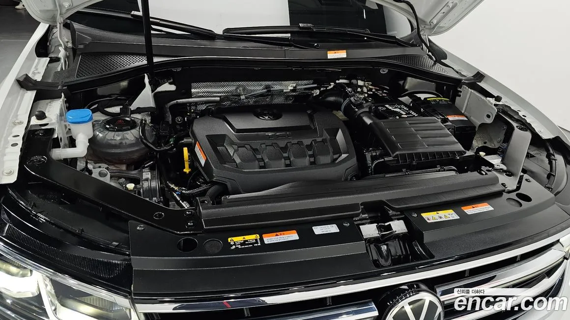 Volkswagen Tiguan — фото 6