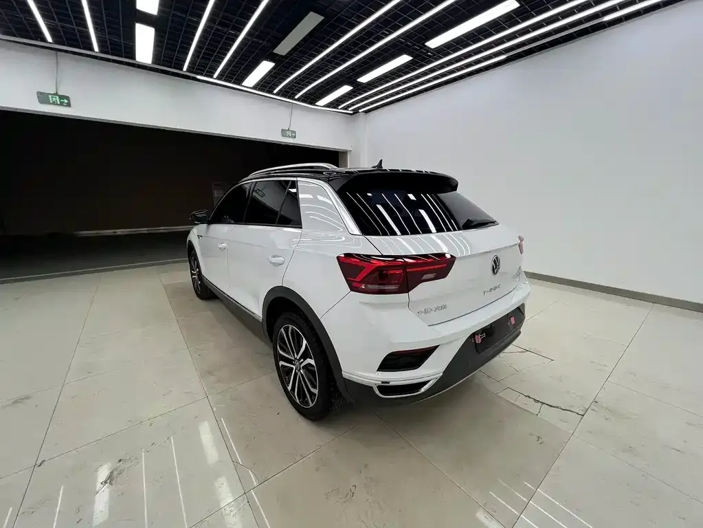 Volkswagen T-Roc — фото 6