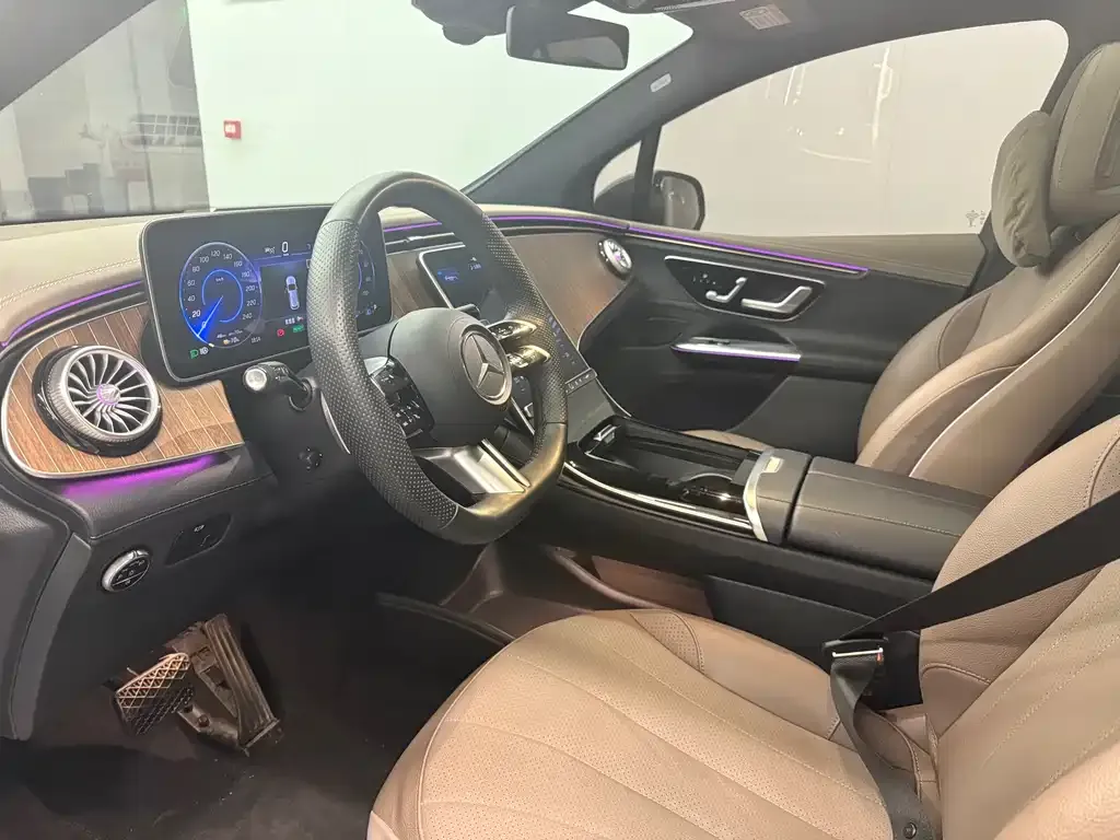Mercedes-Benz EQE SUV — фото 3
