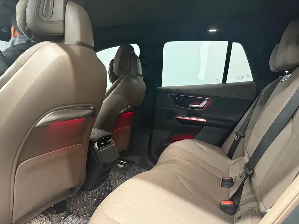 Mercedes-Benz EQE SUV — фото 10
