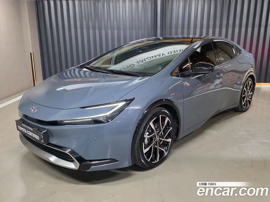 Toyota Prius — фото 1