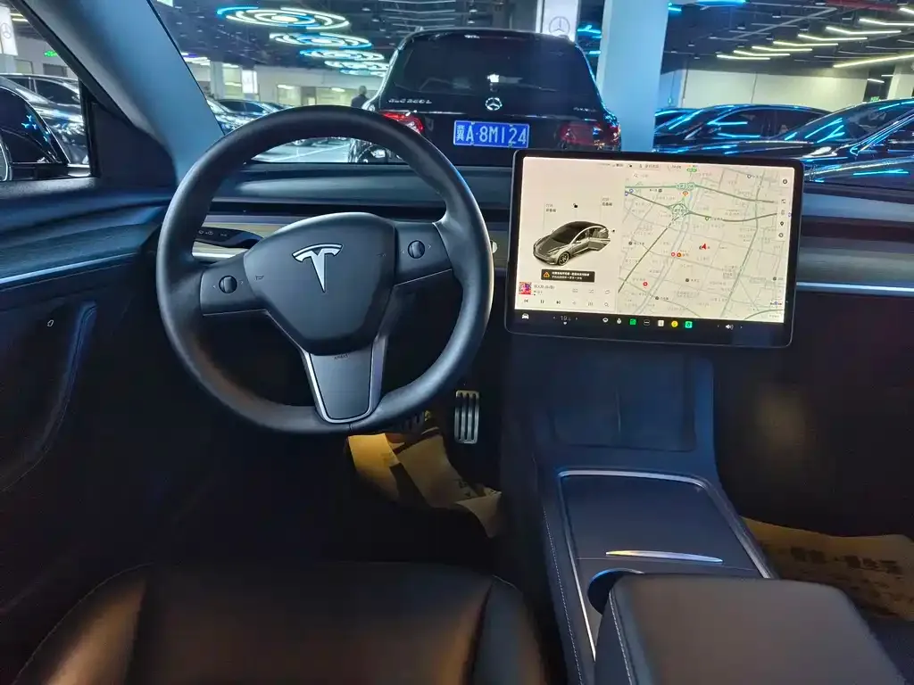 Tesla Model 3 — фото 7